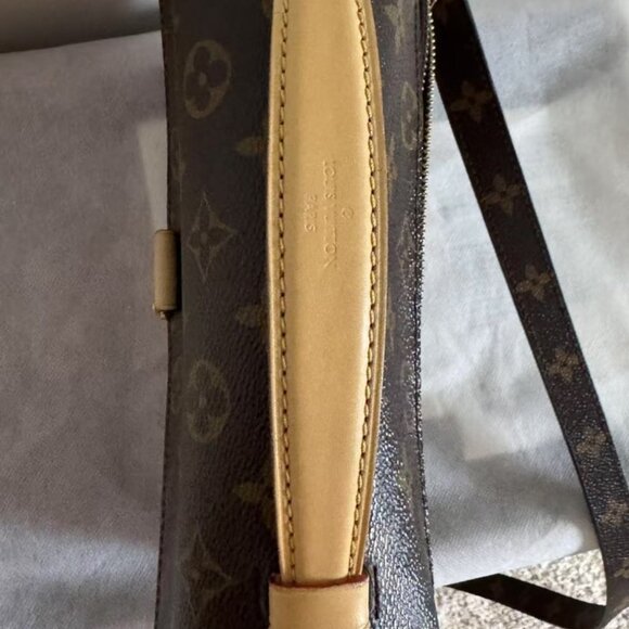 Clean Handle Louis Vuitton Pochette Métis Monogram Crossbody Bag - Picture 6 of 8